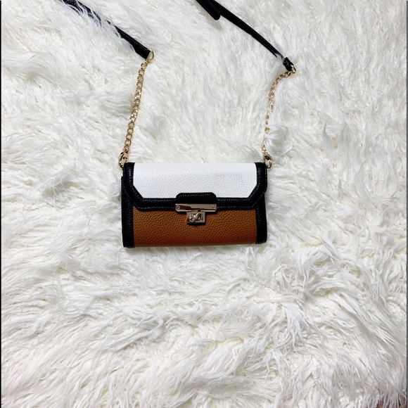 White House Black Market crossbody handbag - Picture 5 of 6